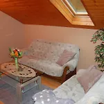 Konukevi Penzion A Restaurace U Mamy 3*