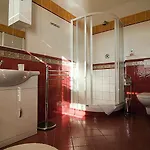 Konukevi Penzion A Restaurace U Mamy