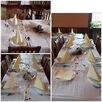 Penzion A Restaurace U Mamy Konukevi 3*